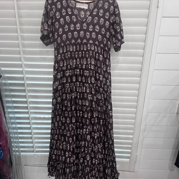 Daughters of India Brown and White Printed v-neck Maxi Dress size small - Picture 1 of 5
